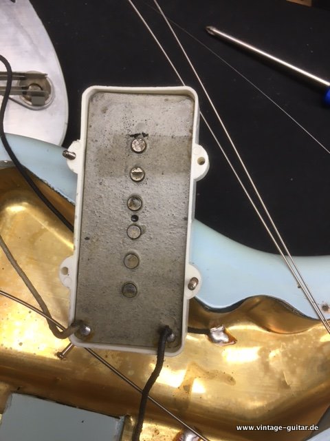 Fender-Jazzmaster-1964-sonic-blue-original-032.JPG