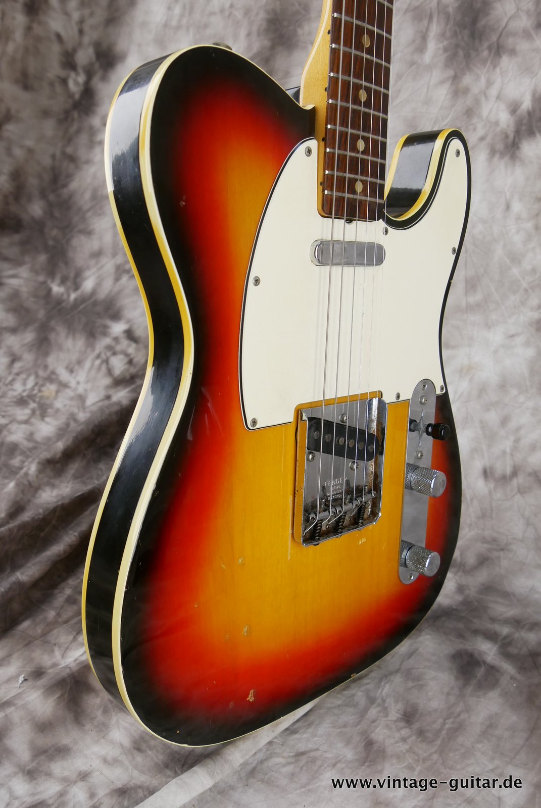 img/vintage/4771/Fender-Telecaster-Custom-1969-sunburst-005.JPG