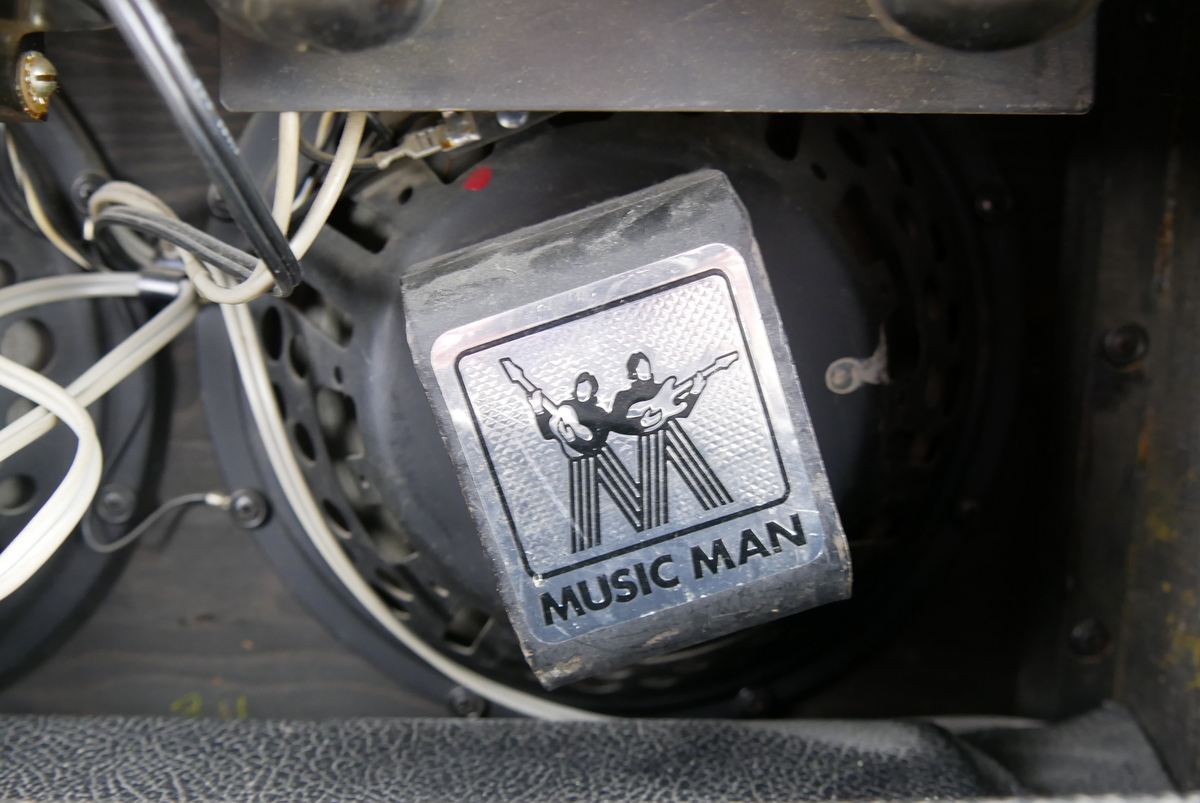 img/vintage/4774/MusicMan_210_sixty_five_black_1976-010.JPG