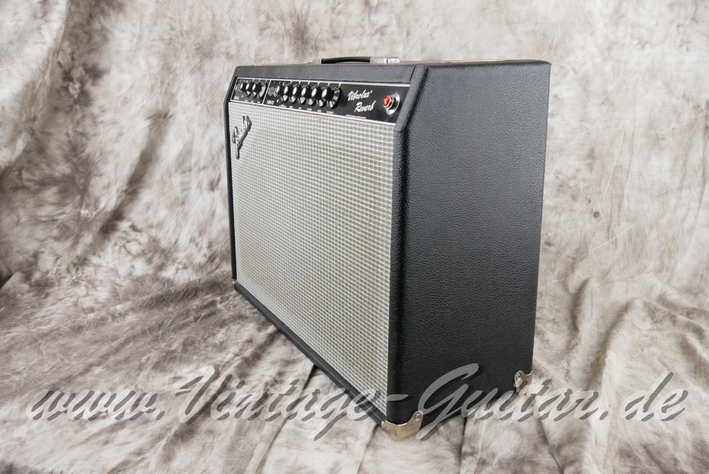 img/vintage/4781/Fender_Vibrolux_Reverb_black_panel_point_to_point_1981-004.JPG