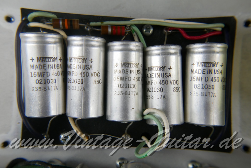 img/vintage/4781/Fender_Vibrolux_Reverb_black_panel_point_to_point_1981-016.JPG