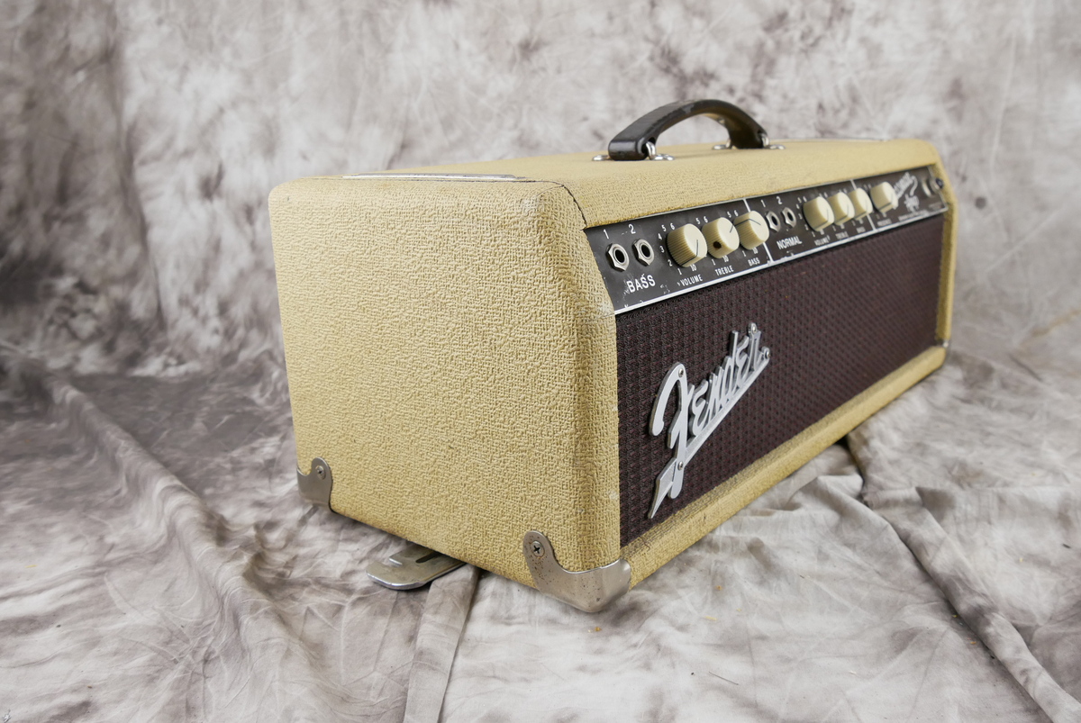 img/vintage/4793/Fender_Bassman_Export_Head_cab_rough_white_tolex_1962-005.JPG