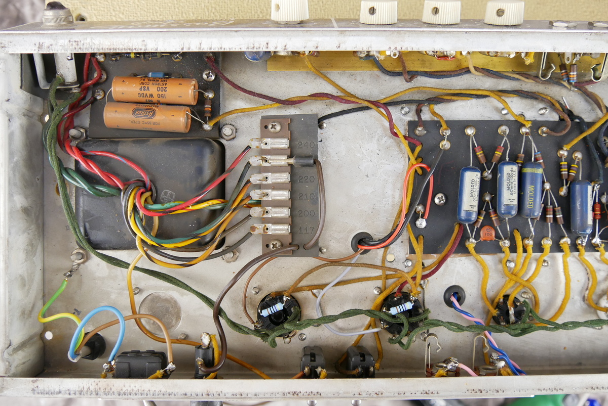 Fender_Bassman_Export_Head_cab_rough_white_tolex_1962-012.JPG