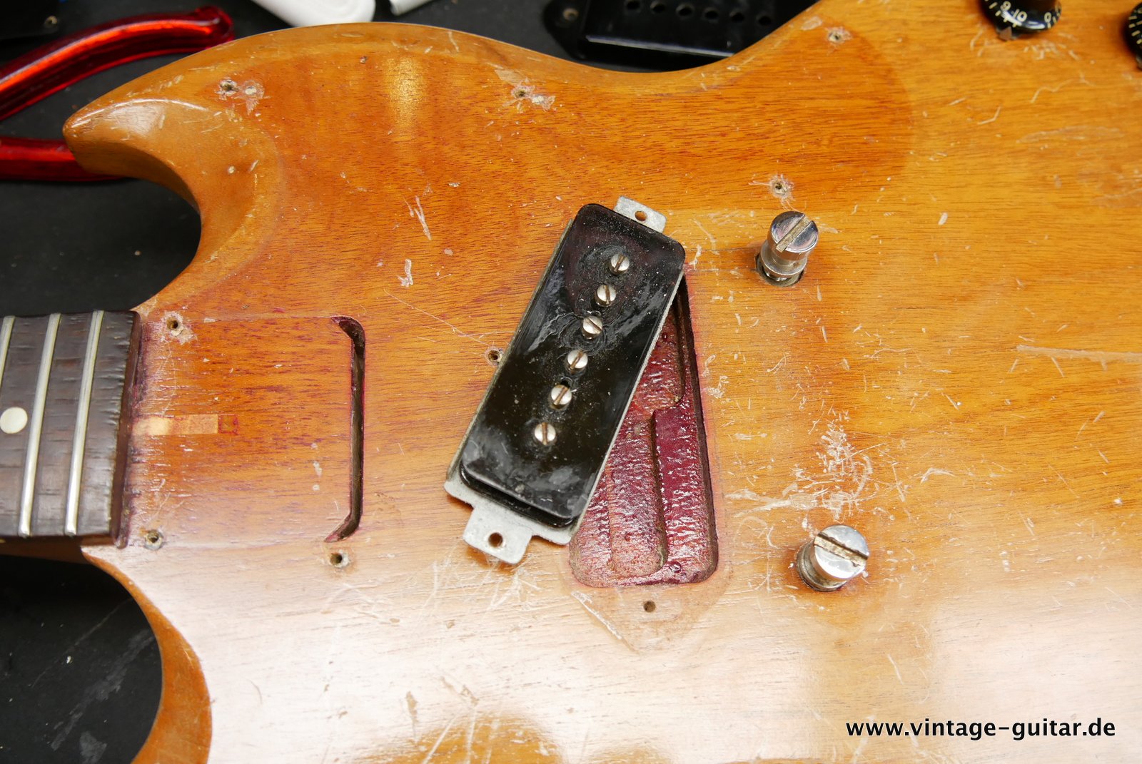 Gibson_SG_Junior_natural_refinish_1963-013b.JPG