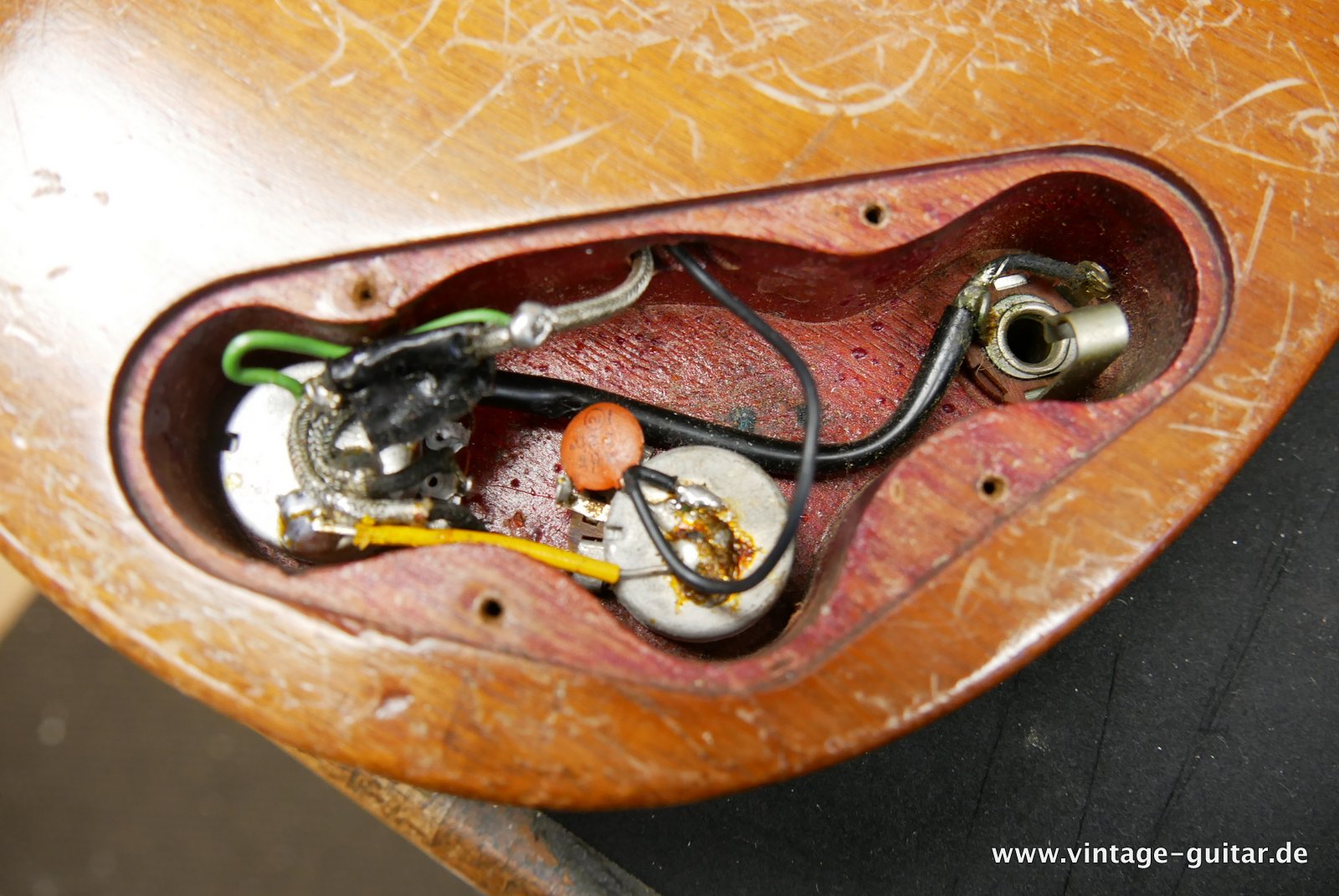 Gibson_SG_Junior_natural_refinish_1963-015.JPG