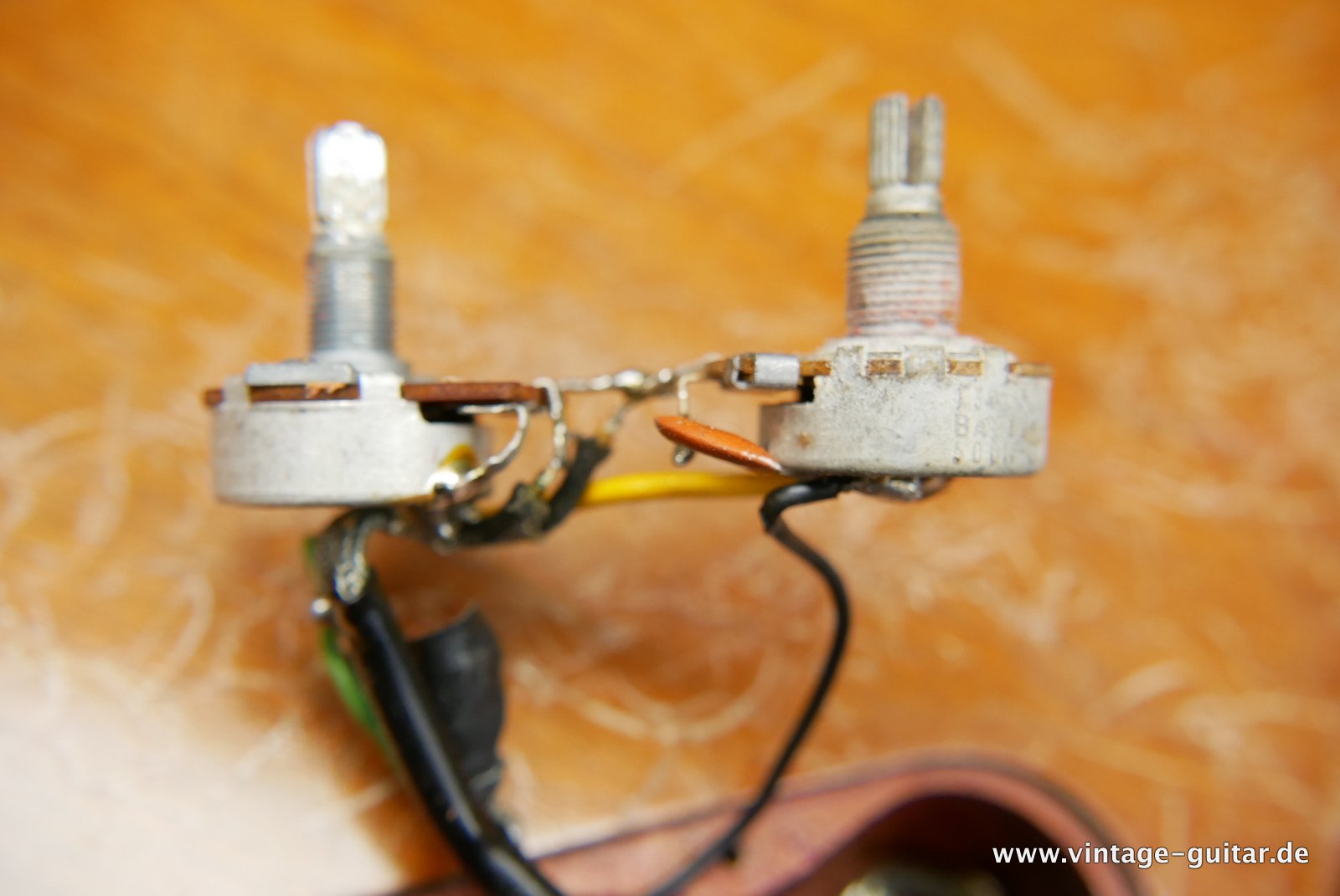 img/vintage/4798/Gibson_SG_Junior_natural_refinish_1963-016.JPG