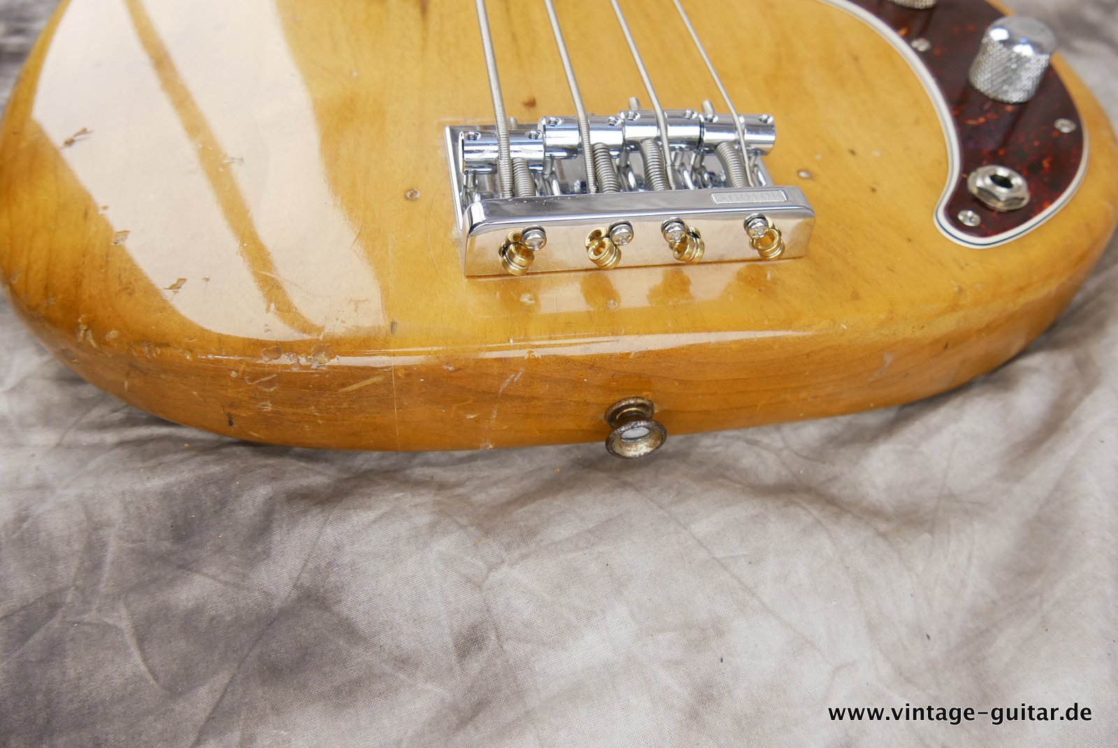 Fender-Precision-Bass-1973-1978-014.JPG