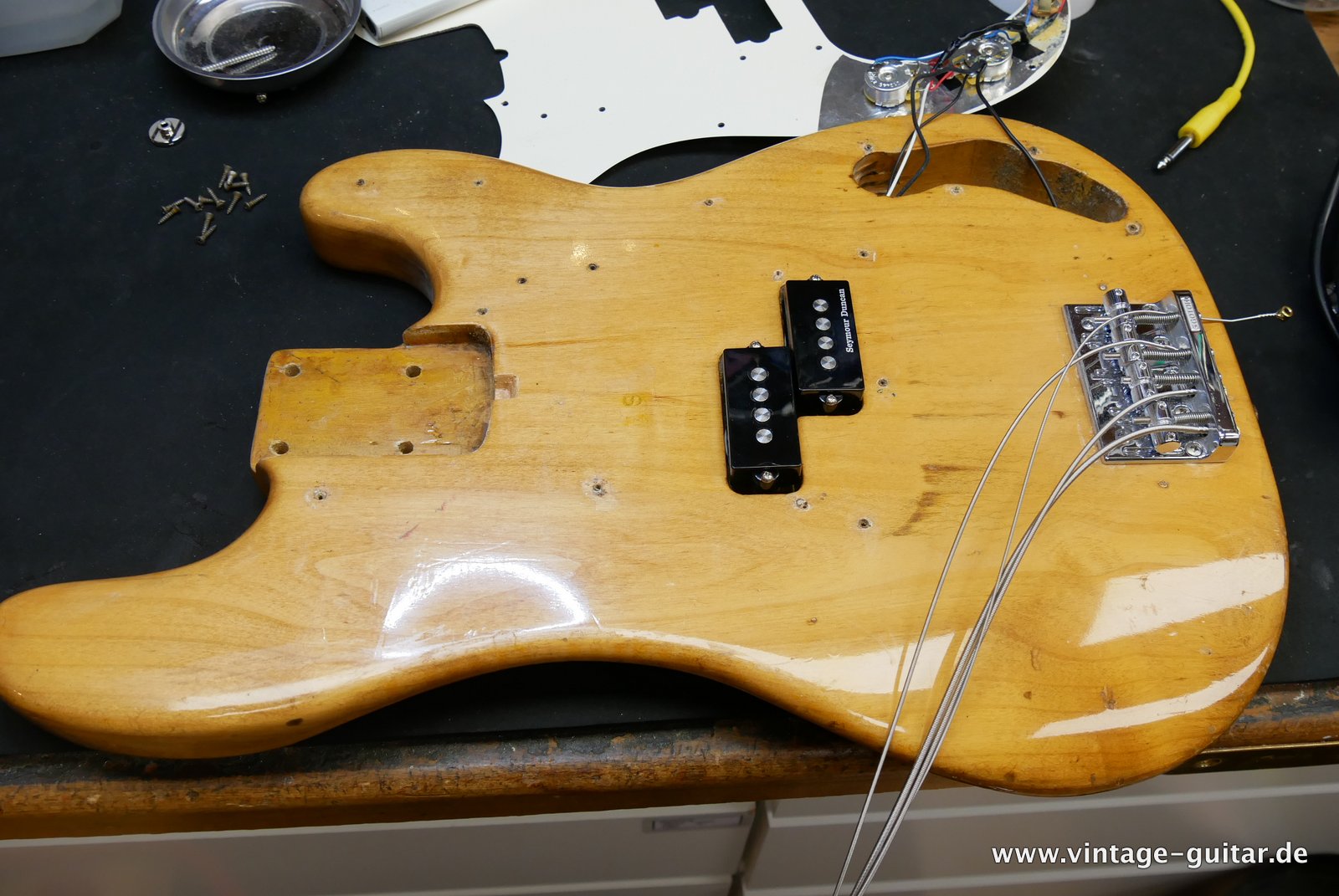 Fender-Precision-Bass-1973-1978-020.JPG