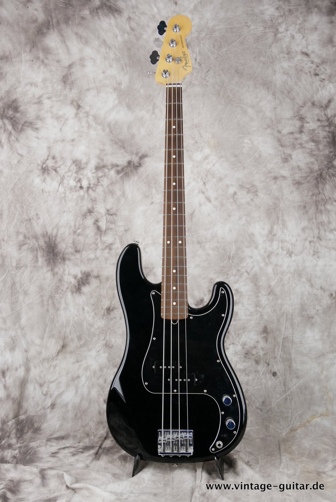 Fender-Precision-Warmouth-001.JPG