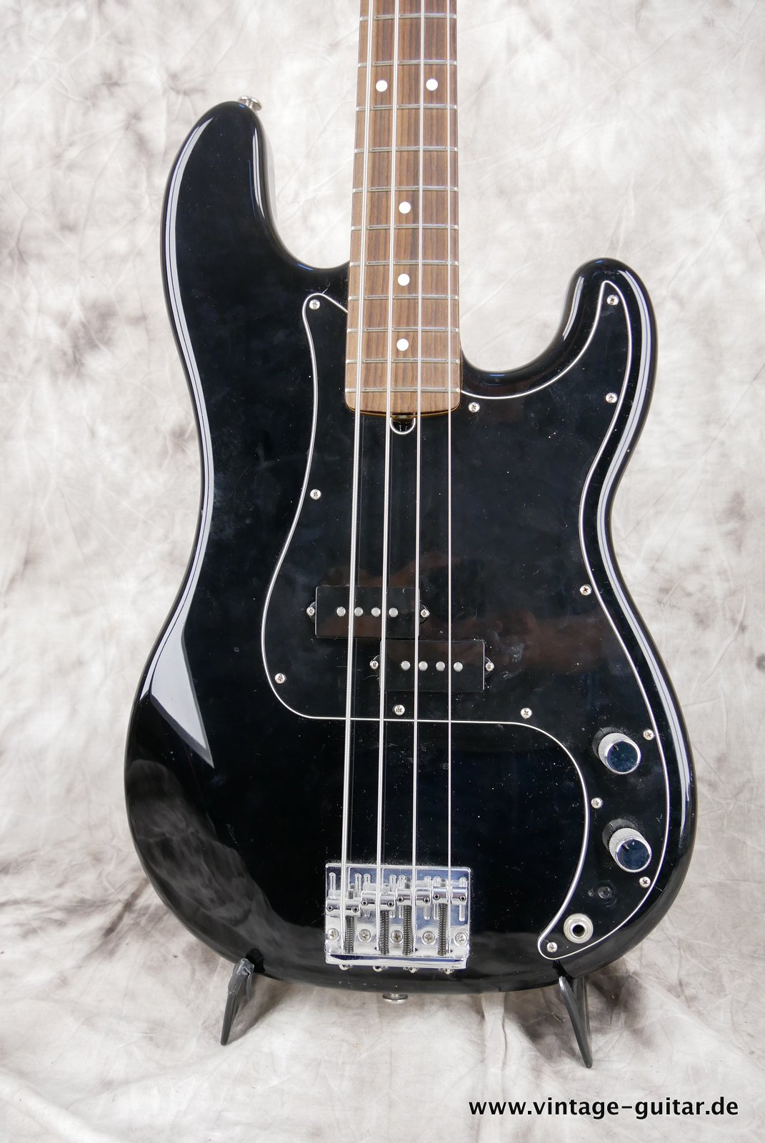 Fender-Precision-Warmouth-002.JPG