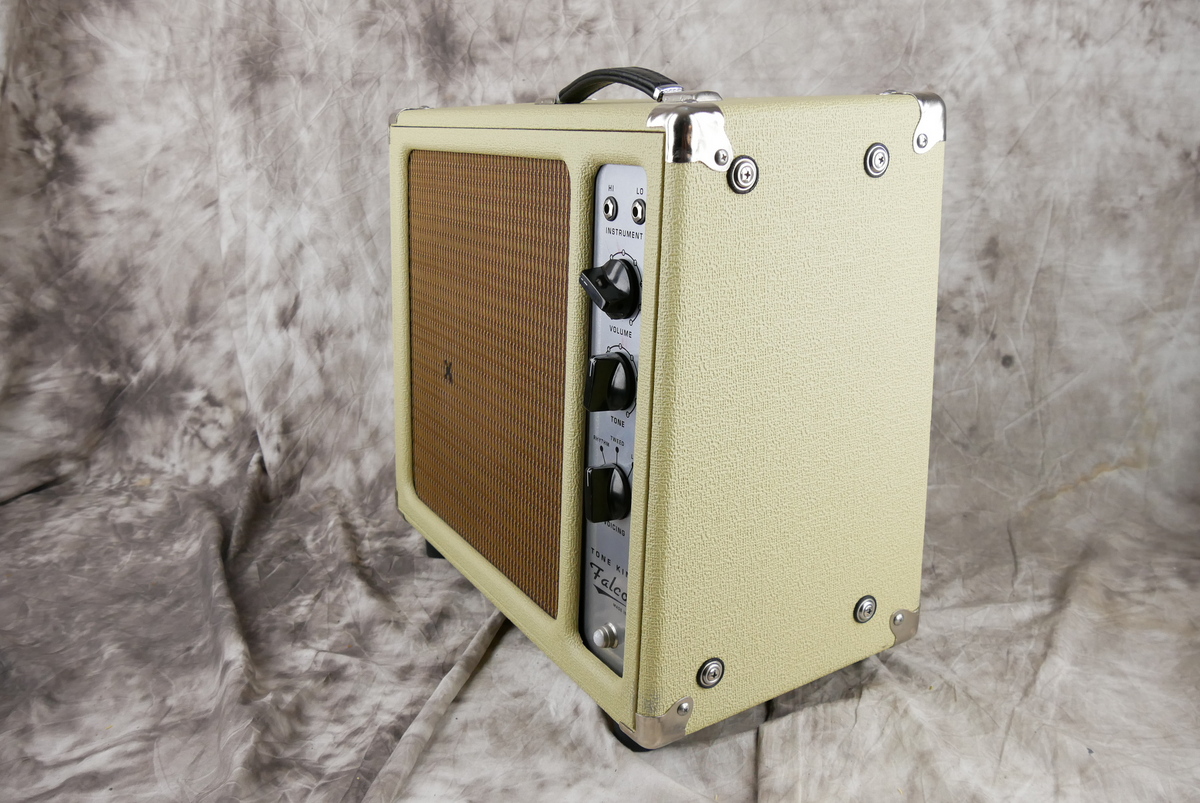 img/vintage/4812/Tone_King_Falcon_Grande_CR_white_2010-003.JPG