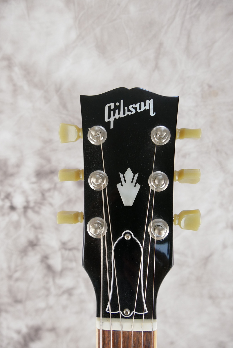 Gibson_SG_Standard_Bigsby_cherry_2010-009.JPG