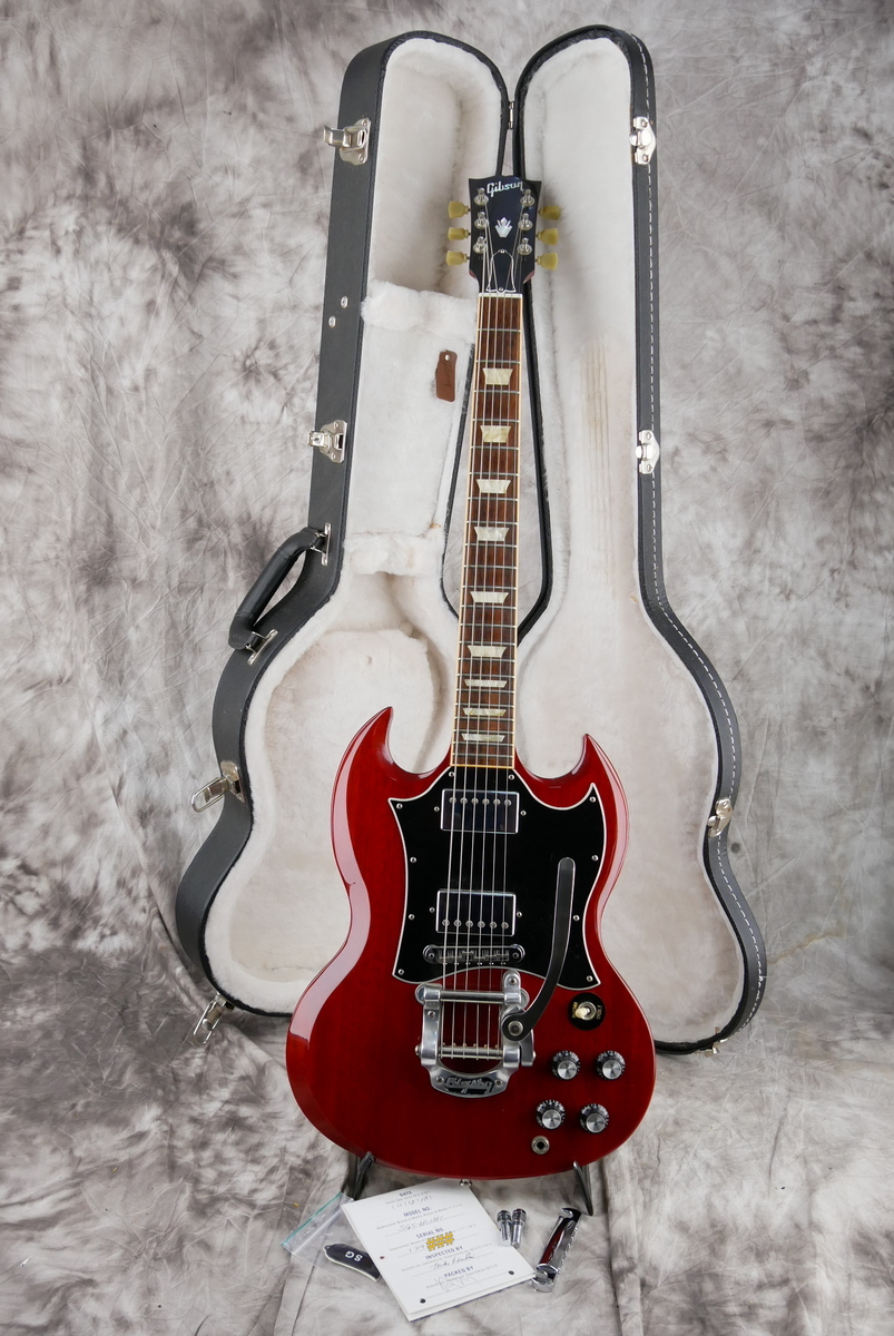 Gibson_SG_Standard_Bigsby_cherry_2010-013.JPG