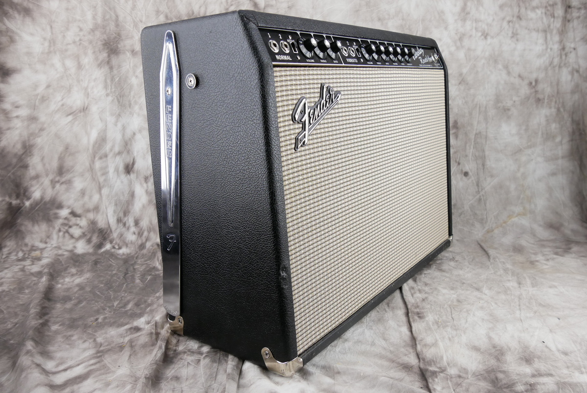 Fender_Vibrolux_Reverb_blackface_1965-003.JPG
