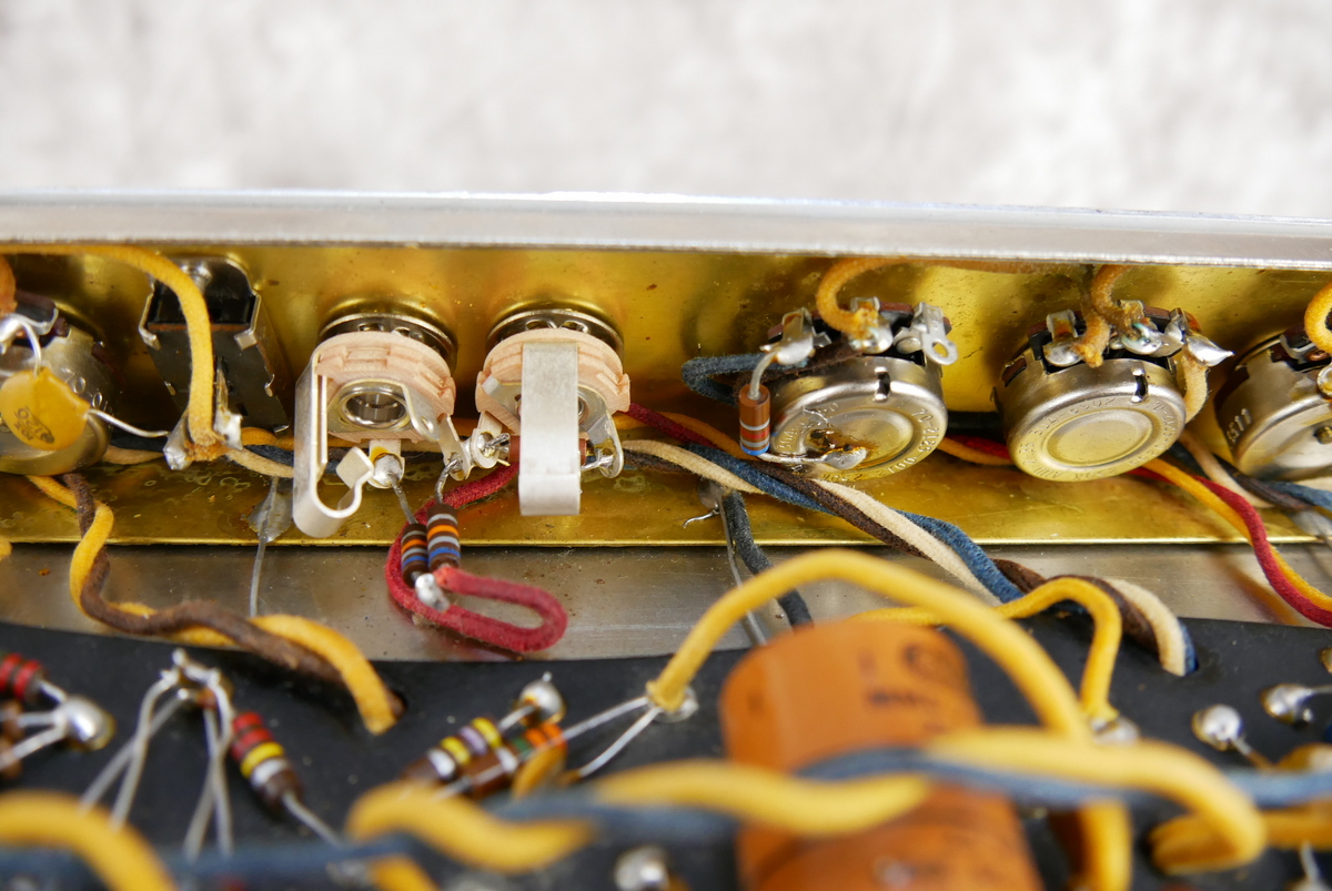 Fender_Vibrolux_Reverb_blackface_1965-023.JPG