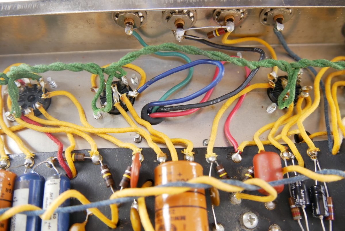 Fender_Vibrolux_Reverb_blackface_1965-027.JPG