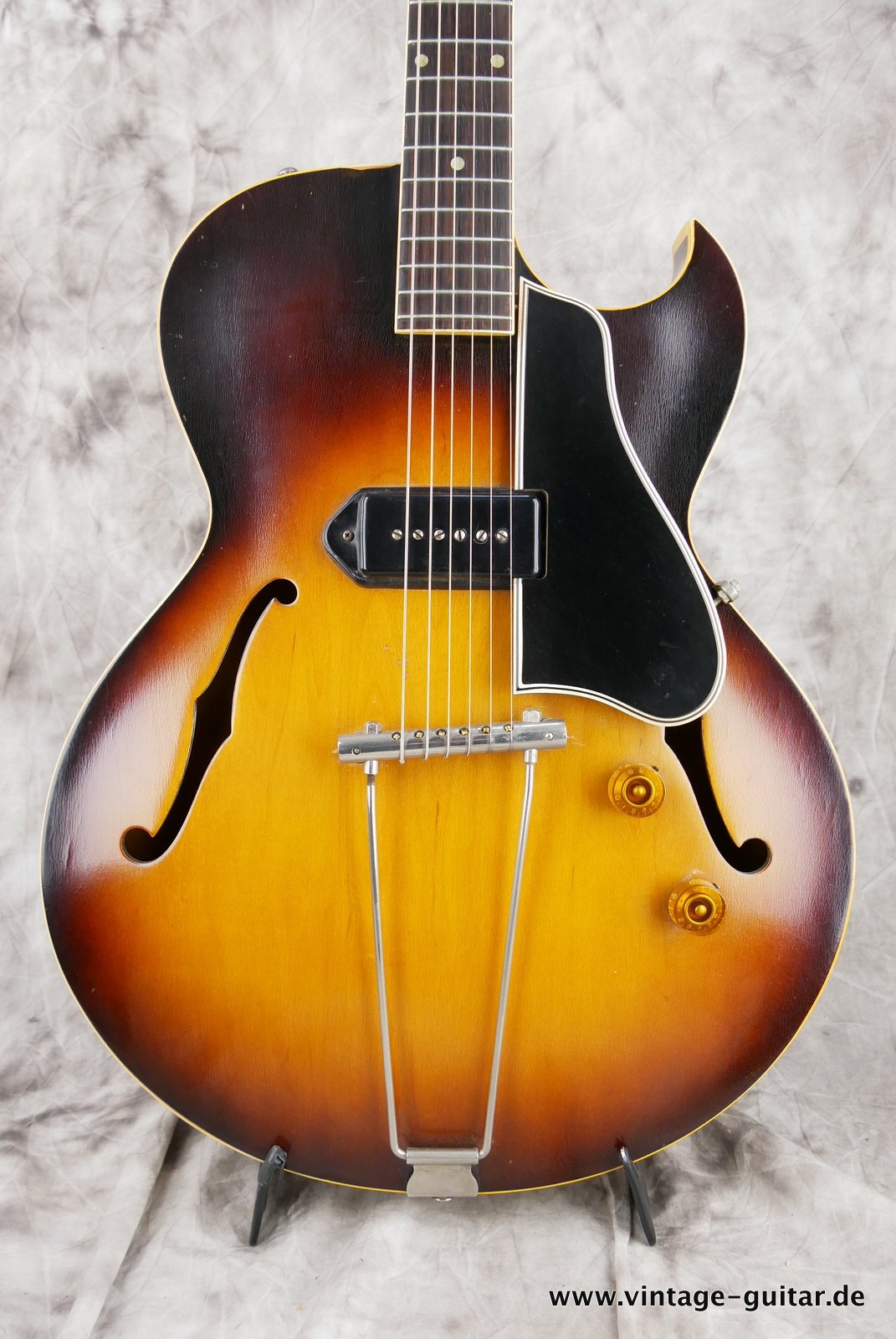 Gibson-ES-225-T-1956-sunburst-002.JPG