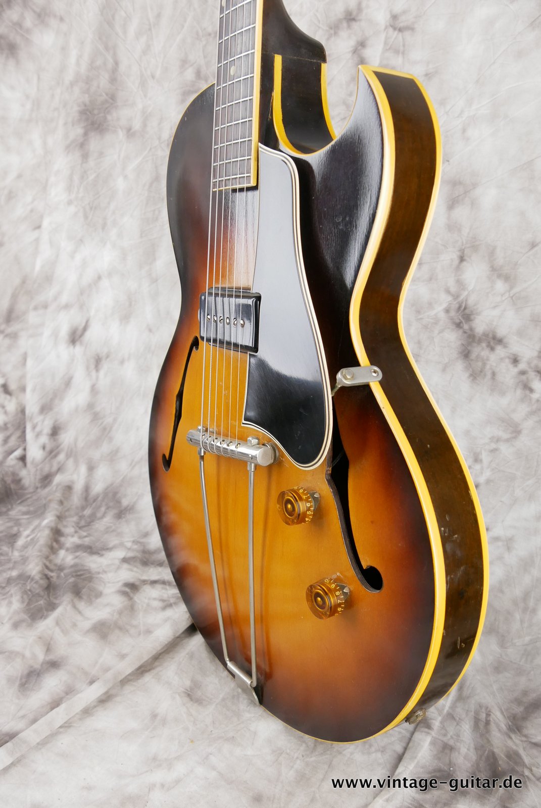 Gibson-ES-225-T-1956-sunburst-006.JPG