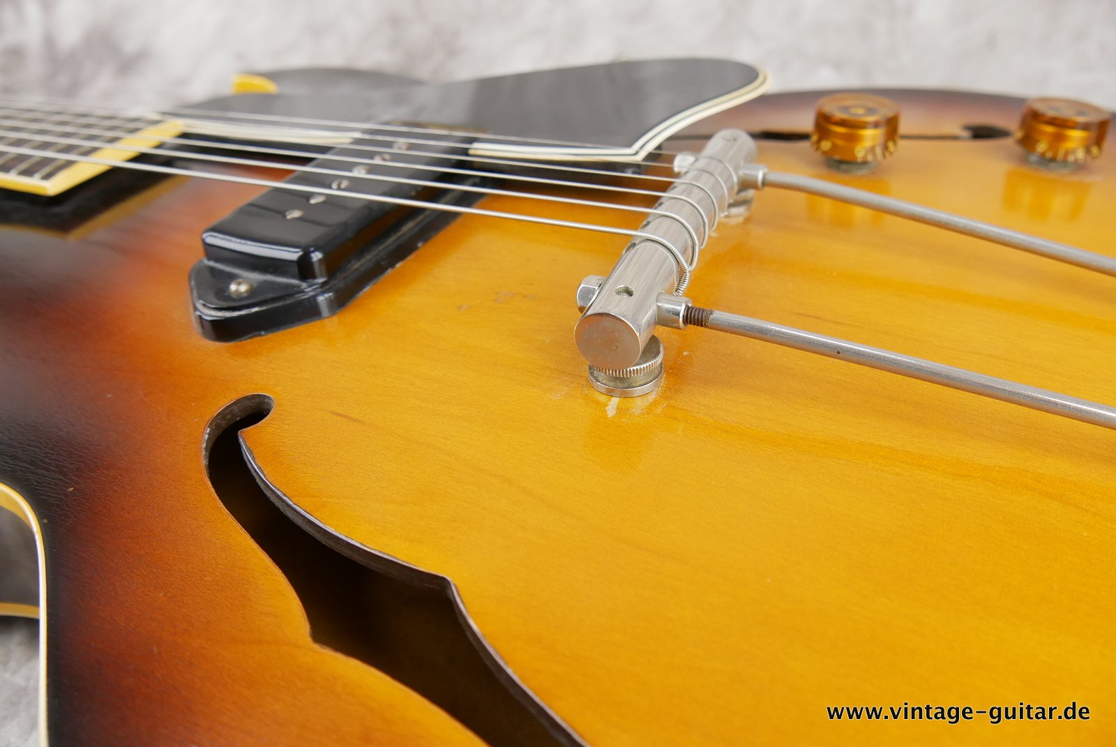 Gibson-ES-225-T-1956-sunburst-017.JPG