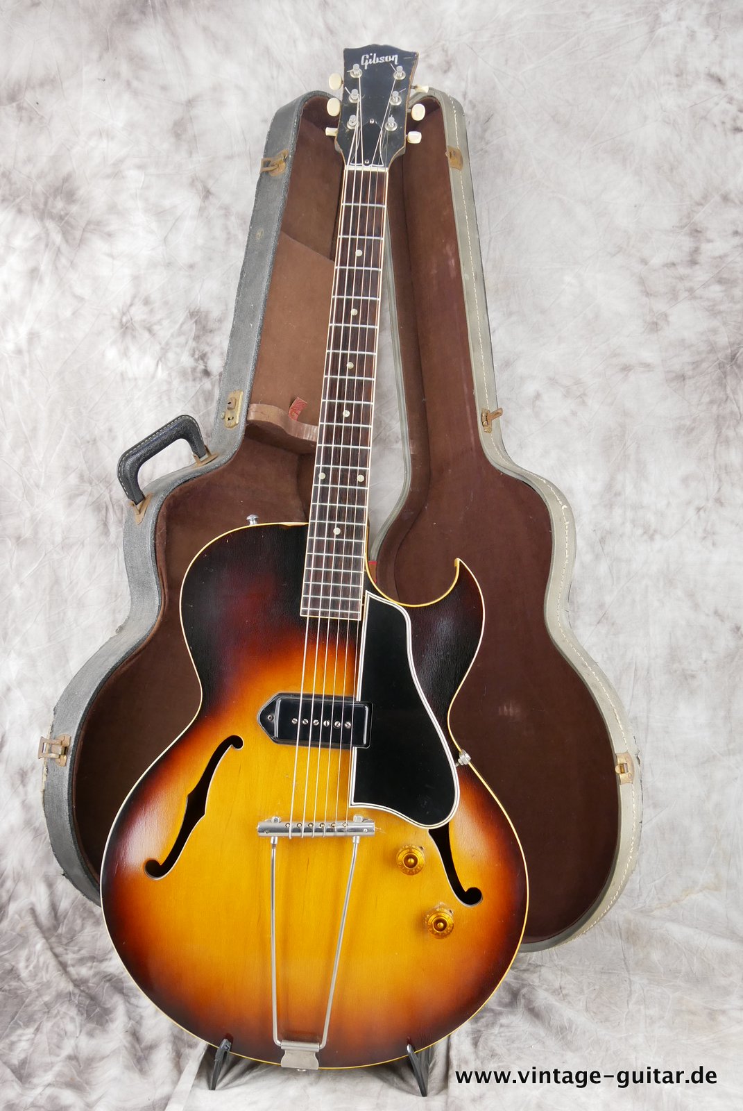 Gibson-ES-225-T-1956-sunburst-020.JPG