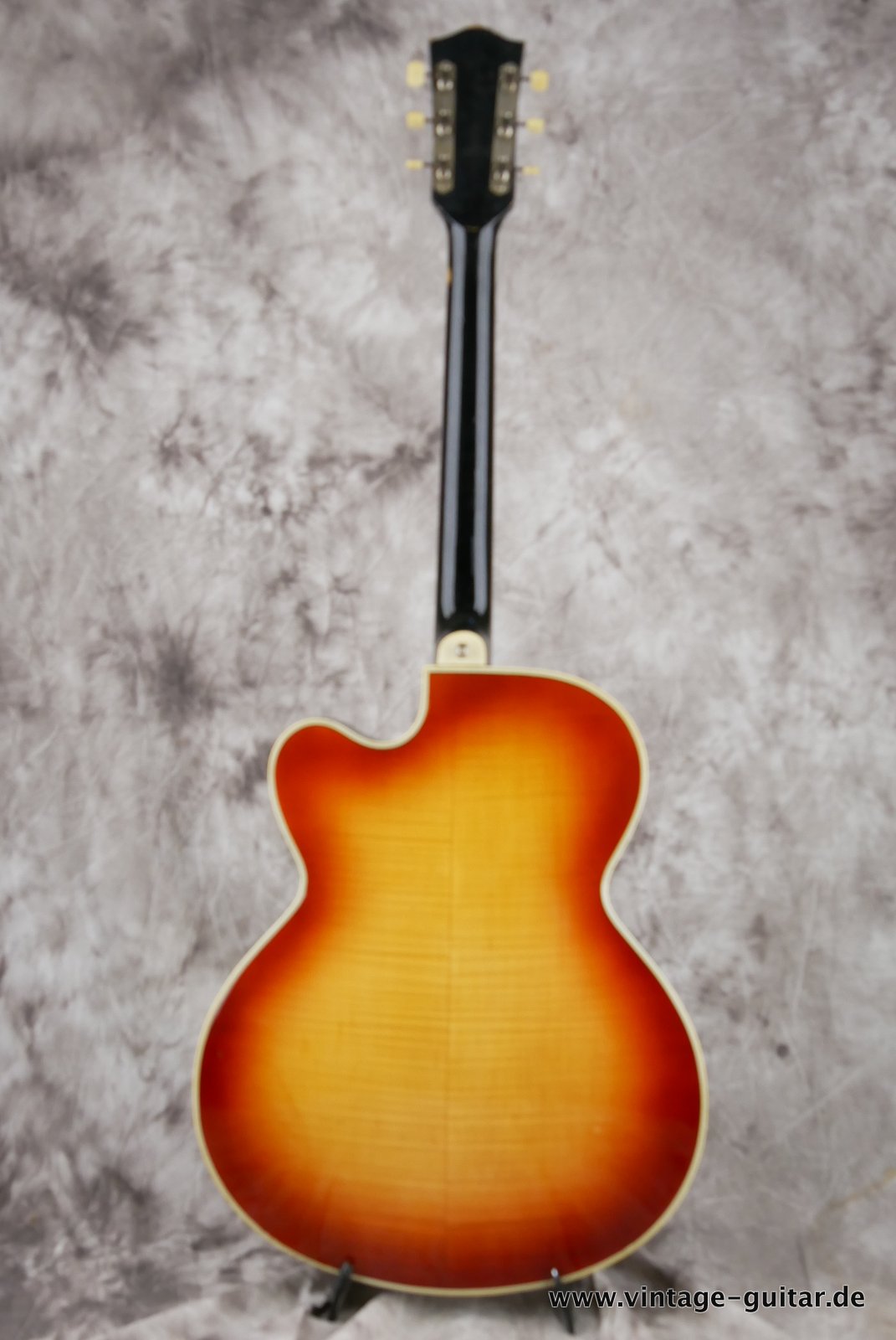 Hoefner-Hofner-457-E2-1965-003.JPG