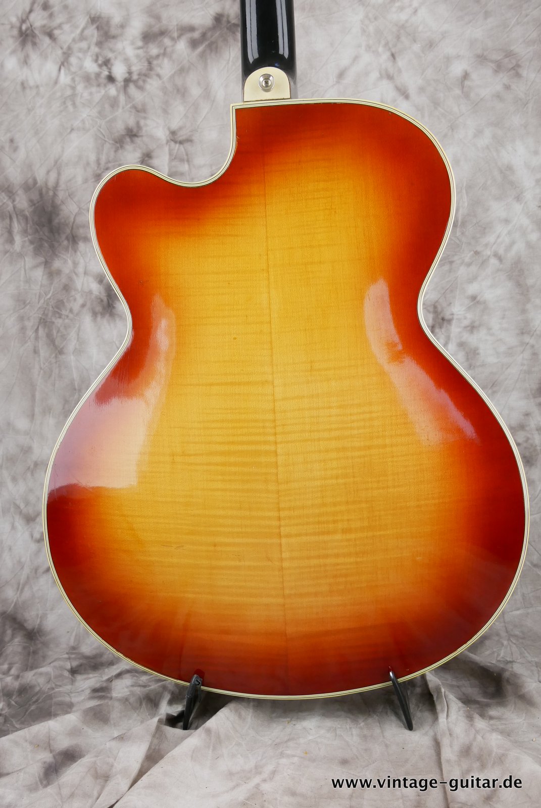 Hoefner-Hofner-457-E2-1965-004.JPG