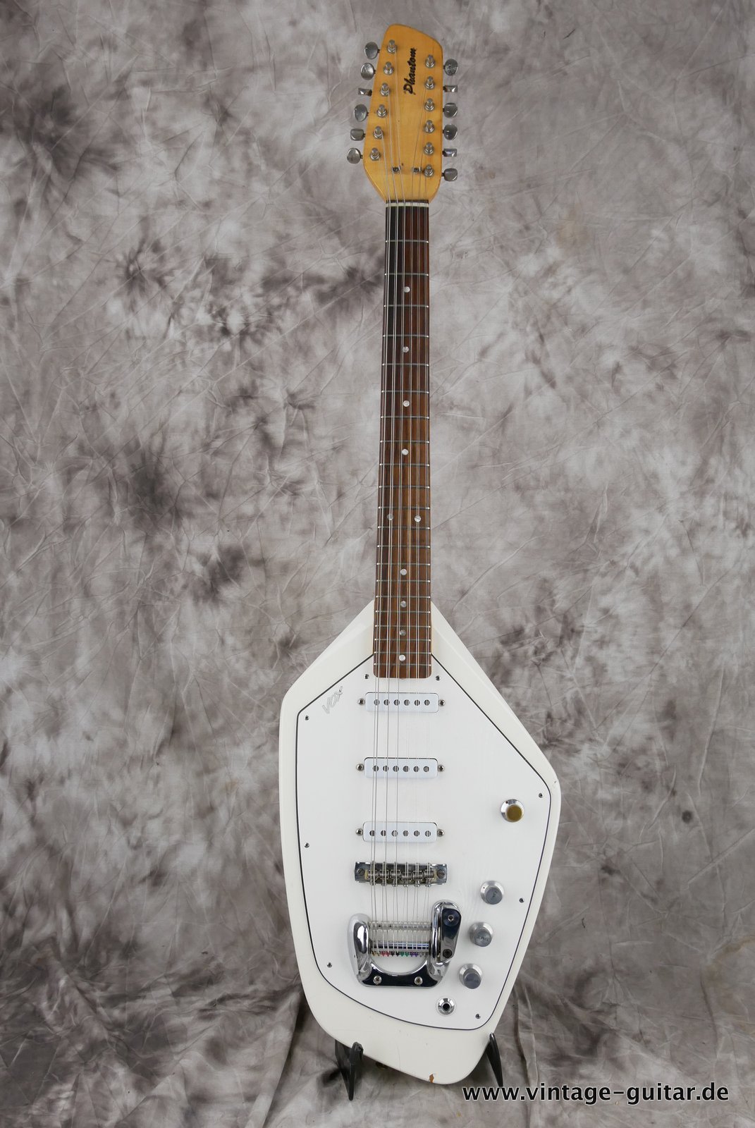 Vox-Phantom-12-string-1965-white-001.JPG