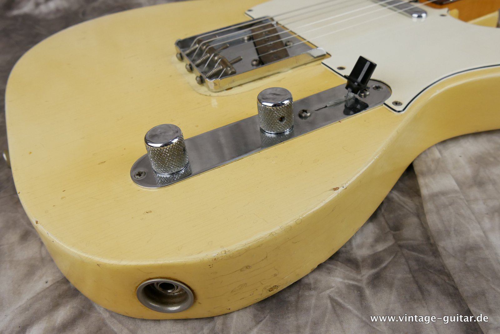 img/vintage/4868/Fender-Telecaster-1966-olympic-white-017.JPG