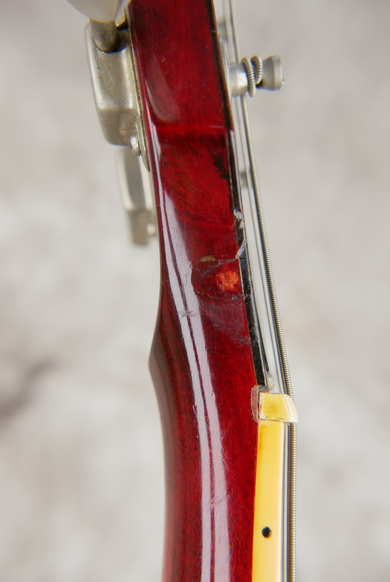 Gibson_Les_Paul_Deluxe_wine_red_1980-015.JPG