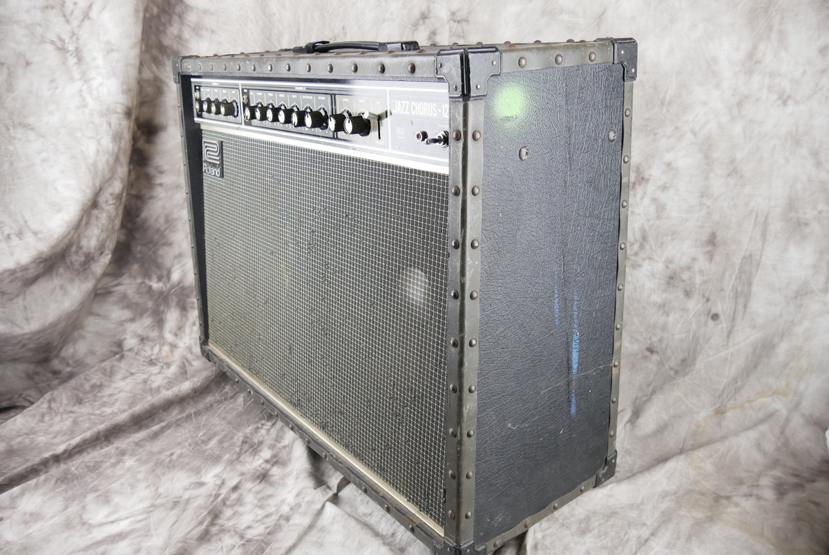 img/vintage/4885/Roland_JC_120_Jazz_Chorus_black_1984-004.JPG