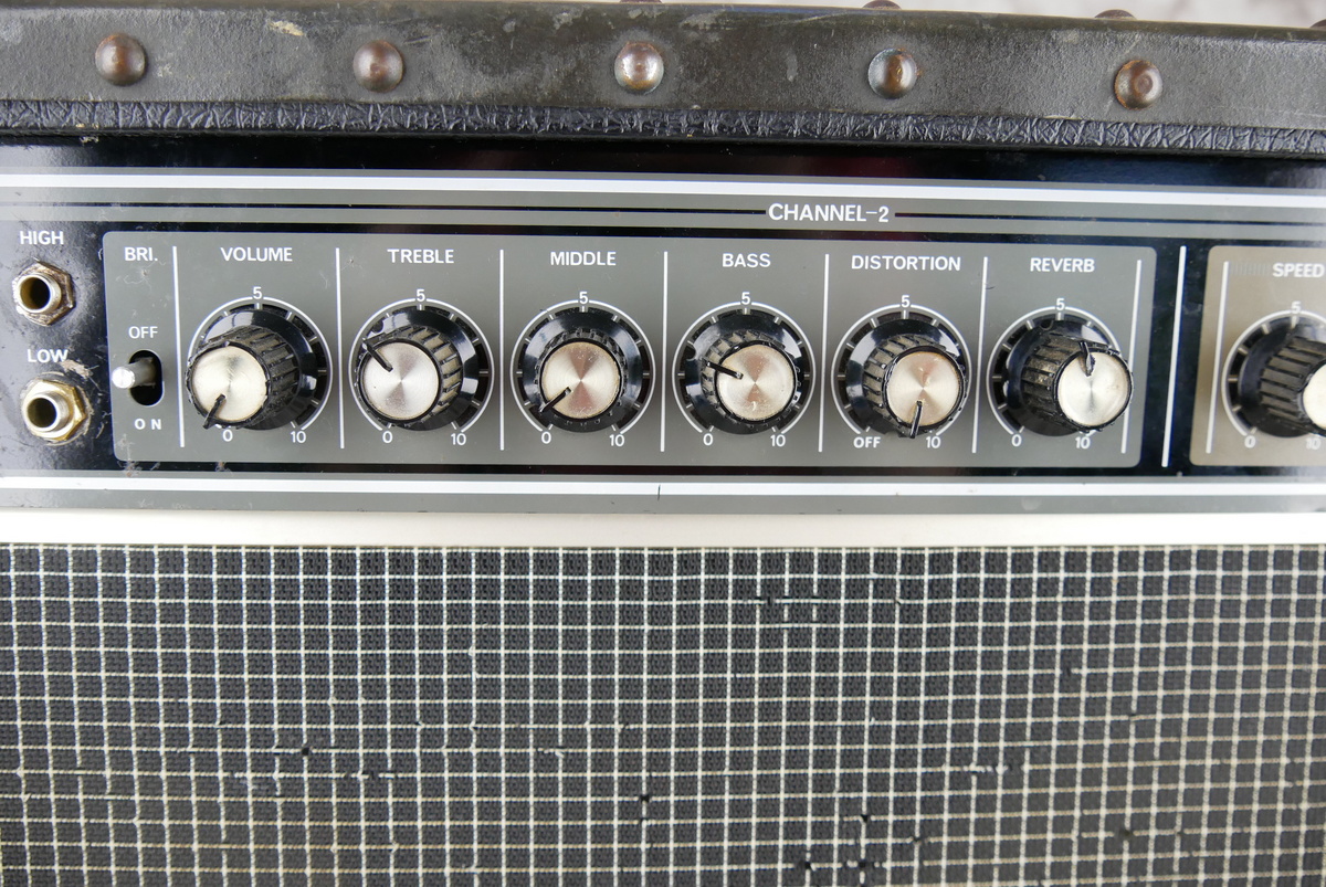 img/vintage/4885/Roland_JC_120_Jazz_Chorus_black_1984-006.JPG