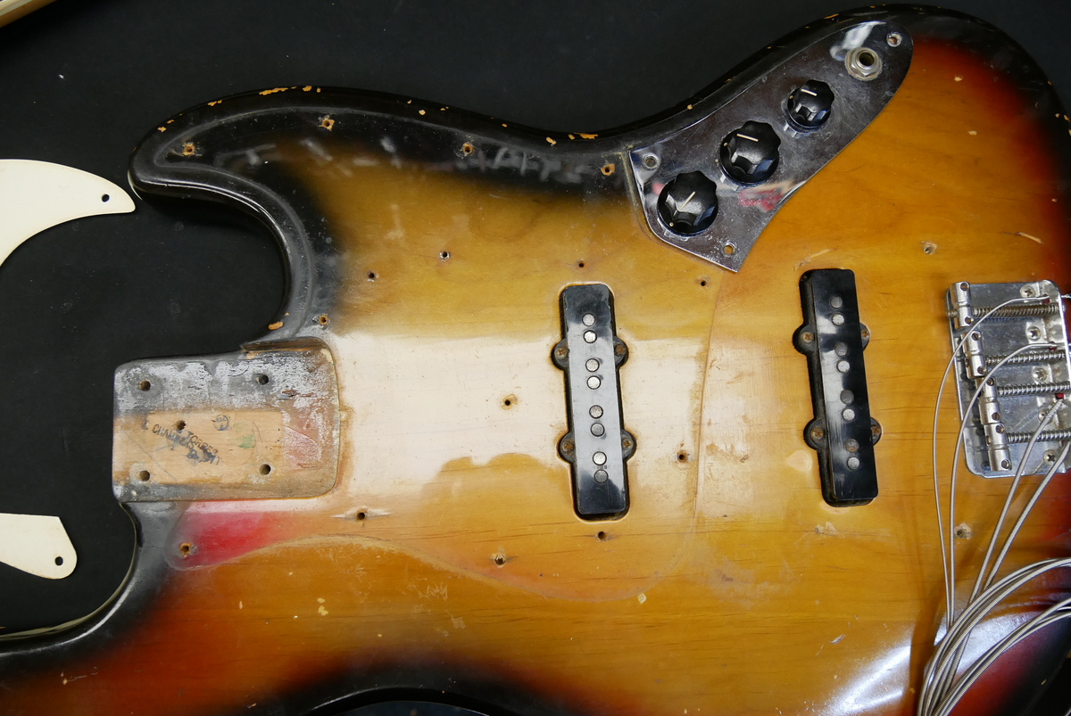 Fender_Jazz_Bass_sunburst_1972-023.JPG