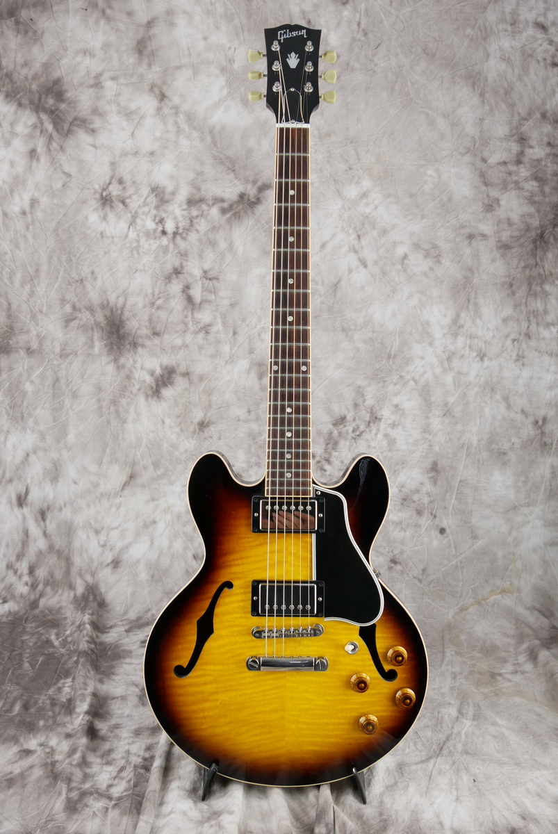 Gibson_CS_336_custom_shop_sunburst_2010-001.JPG