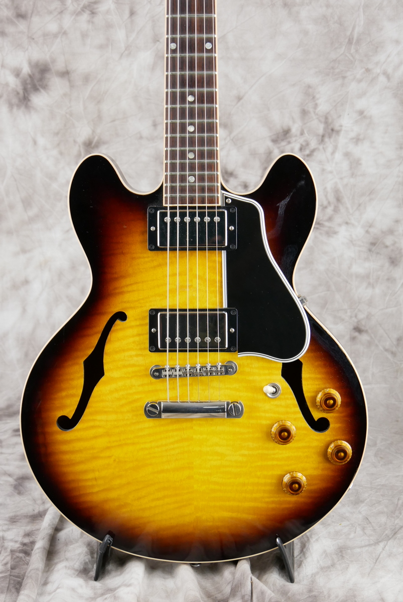 Gibson_CS_336_custom_shop_sunburst_2010-003.JPG