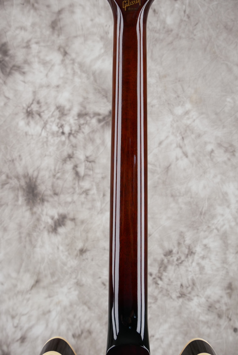 img/vintage/4889/Gibson_CS_336_custom_shop_sunburst_2010-012.JPG