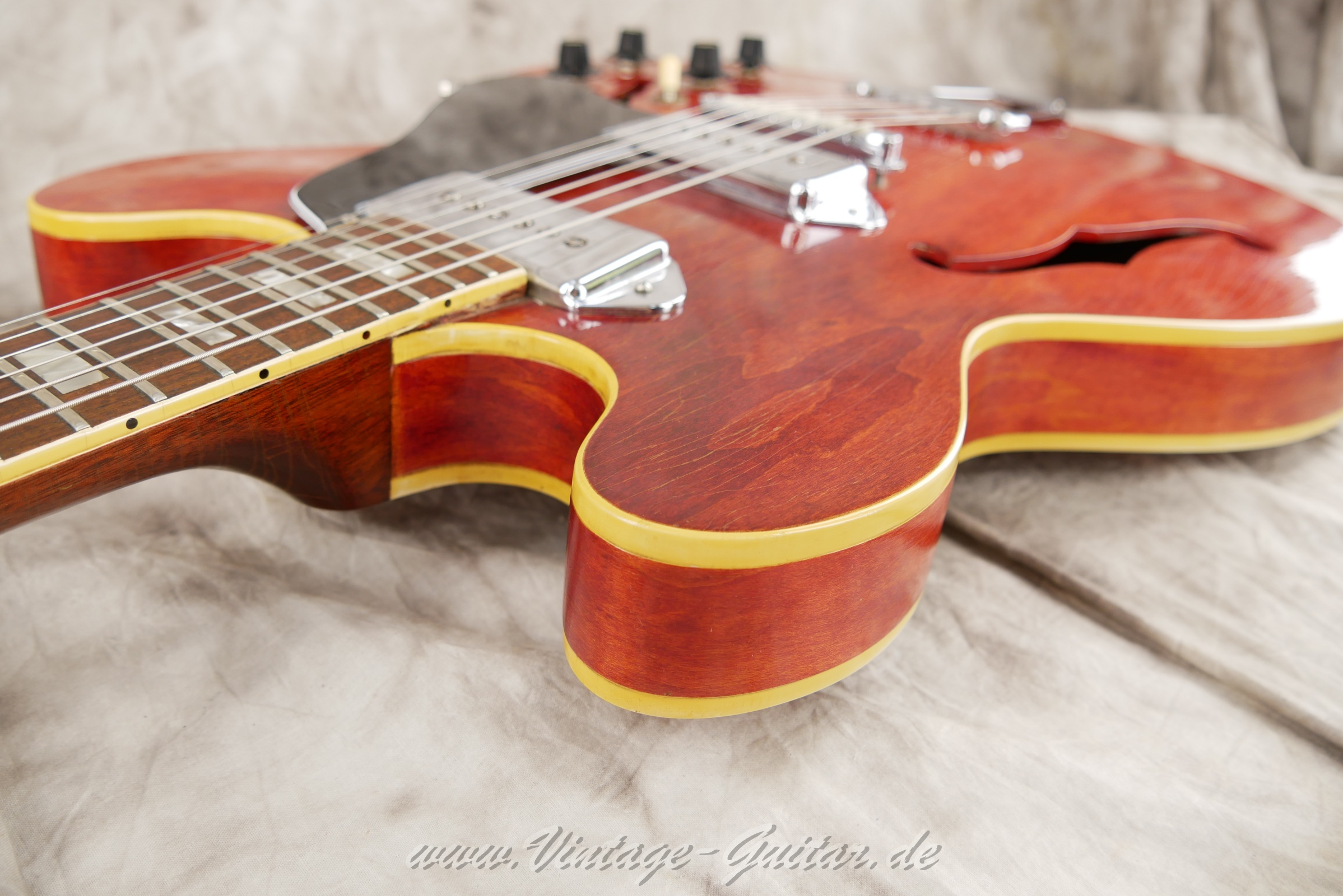 Gibson-ES-330-TDC-1968-cherry-13.jpg