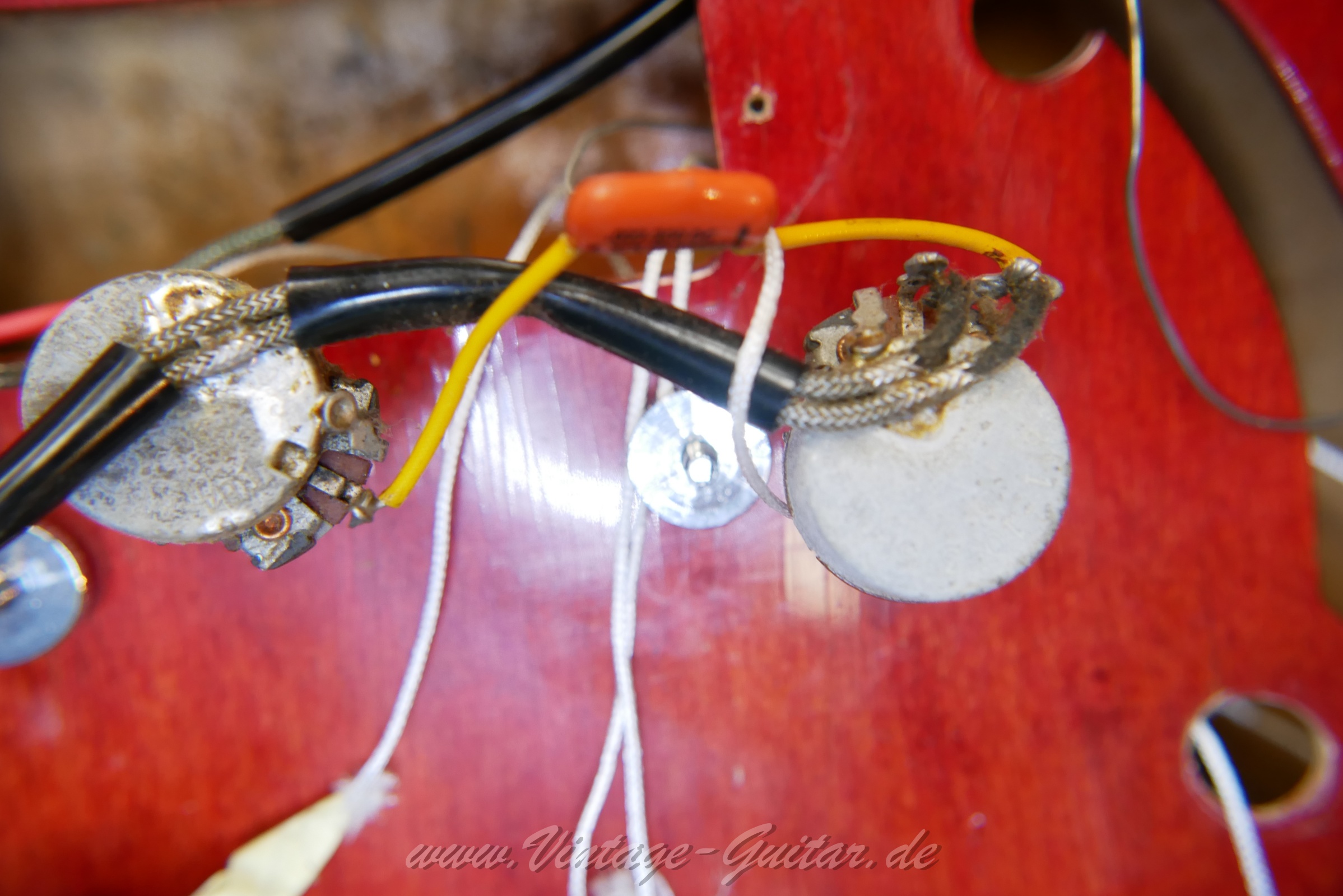Gibson-ES-330-TDC-1968-cherry-23.jpg