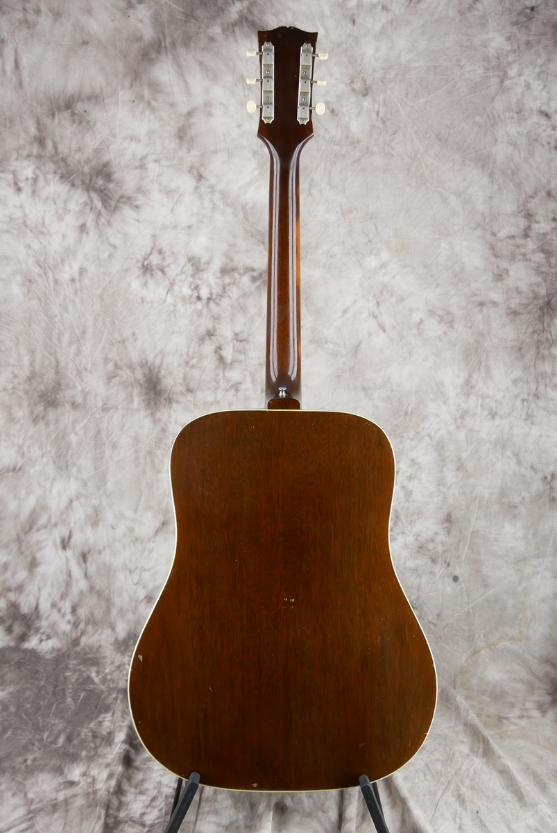 Gibson_J_45_square_shoulder_sunburst_1968-002.JPG
