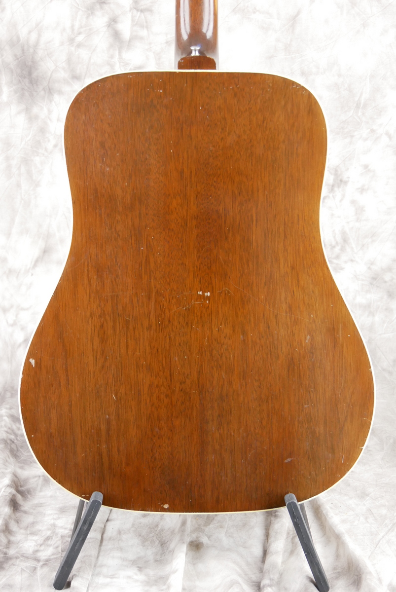 Gibson_J_45_square_shoulder_sunburst_1968-004.JPG