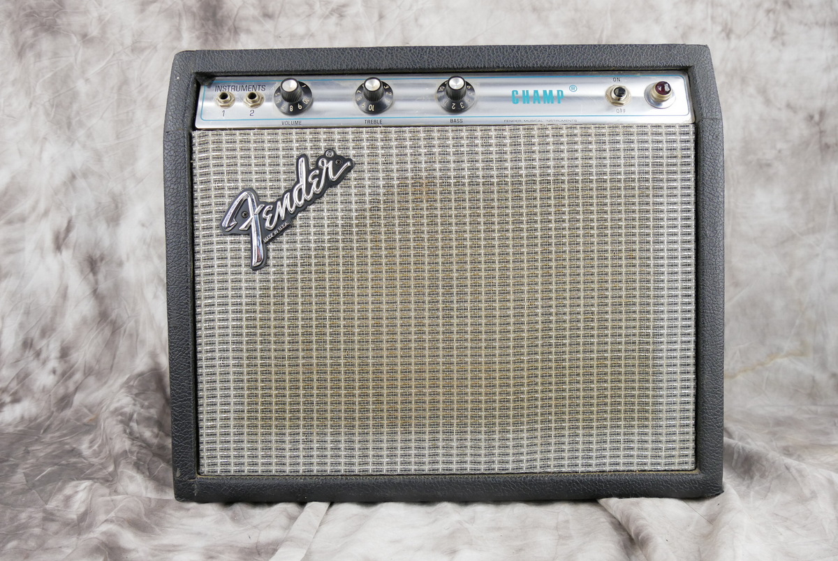 Fender_Champ_silverface_1979-001.JPG
