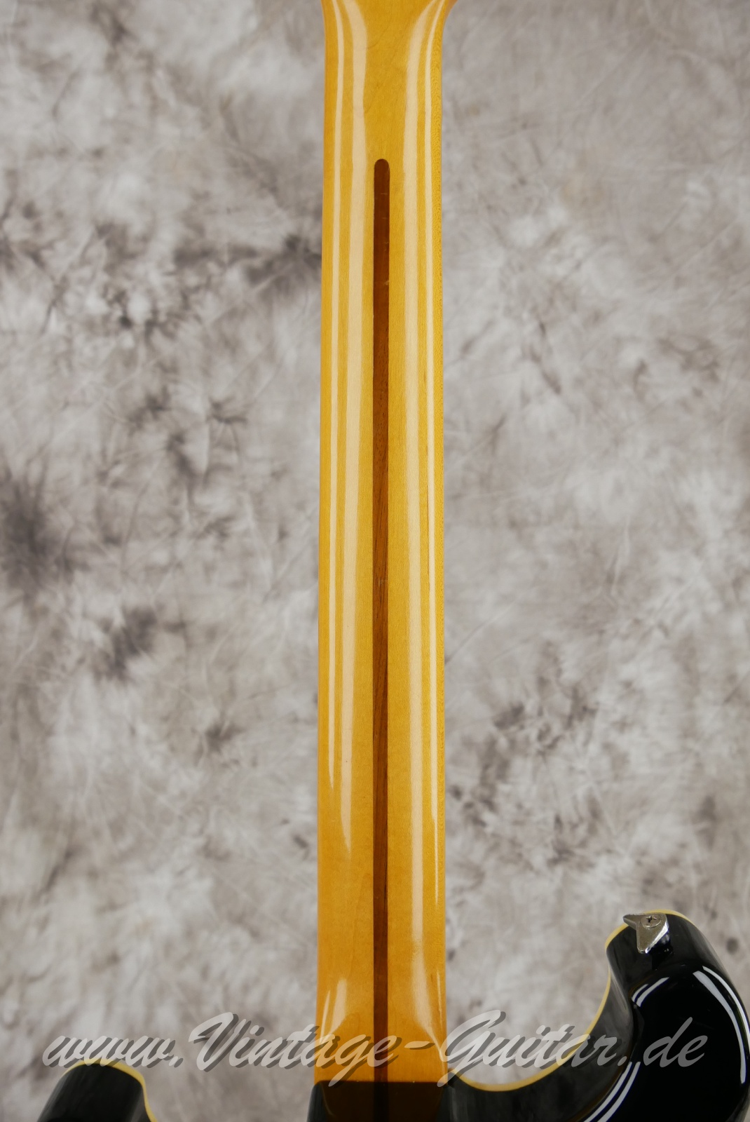 img/vintage/4900/Ibanez_RS_335_Deluxe_Roadstar_series_II_black_1983006.JPG
