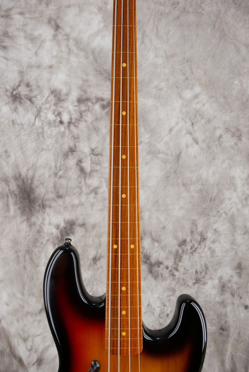 Fender_Jazz_Bass_Jaco_Pastorius_signature_sunburst_2017-011.JPG