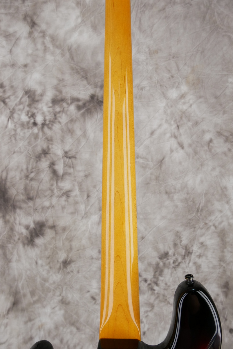 Fender_Jazz_Bass_Jaco_Pastorius_signature_sunburst_2017-012.JPG