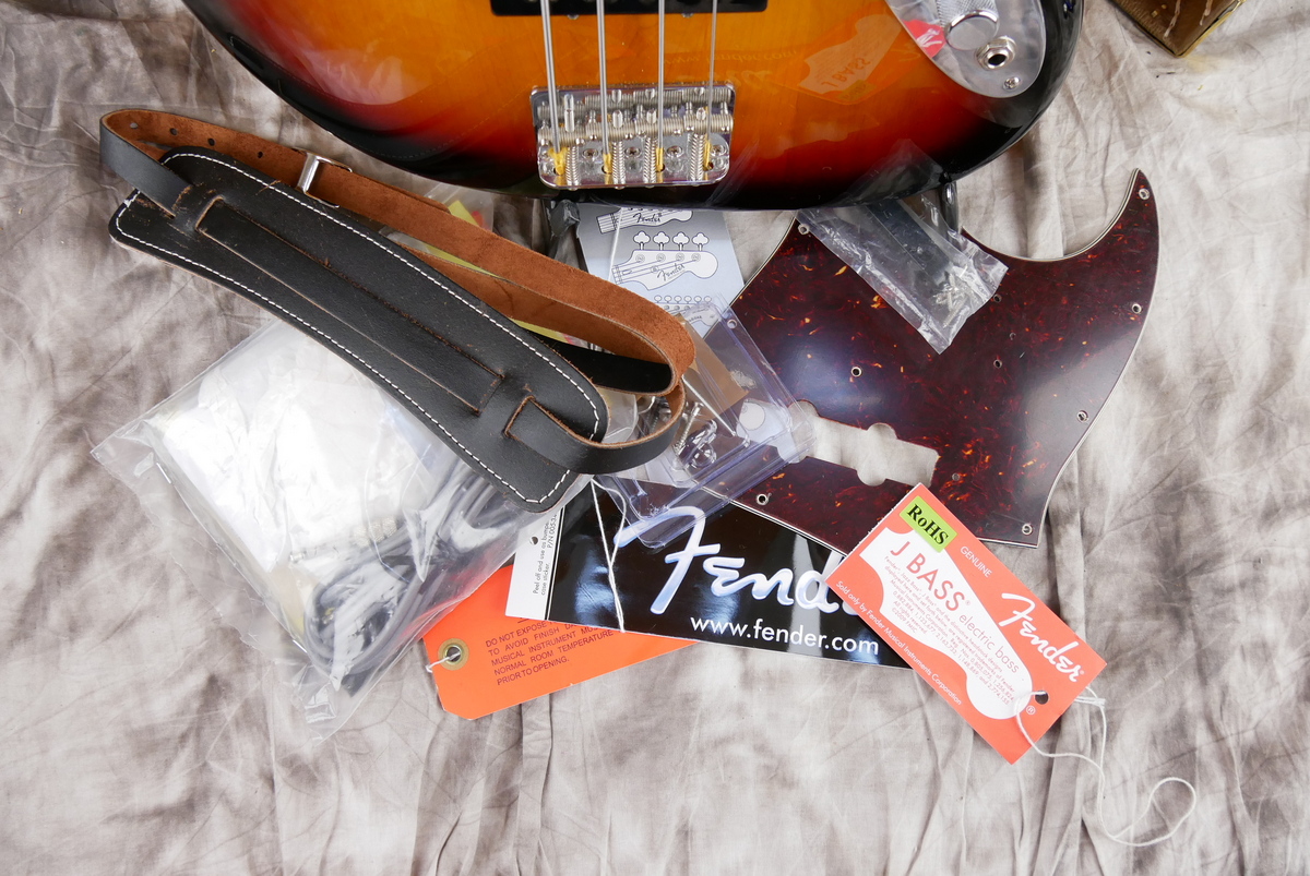 img/vintage/4904/Fender_Jazz_Bass_Jaco_Pastorius_signature_sunburst_2017-014.JPG