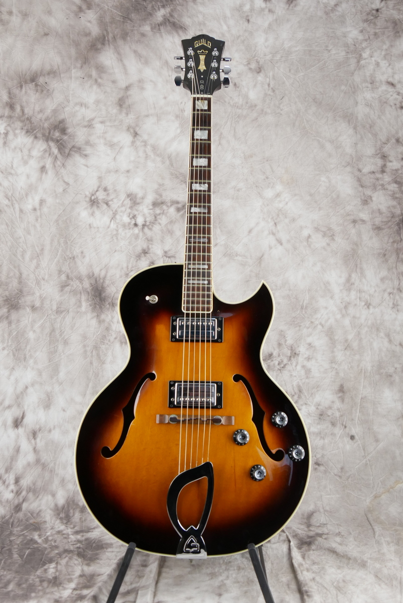 img/vintage/4905/Guild_CE_100_Capri_sunburst_USA_1981-001.JPG