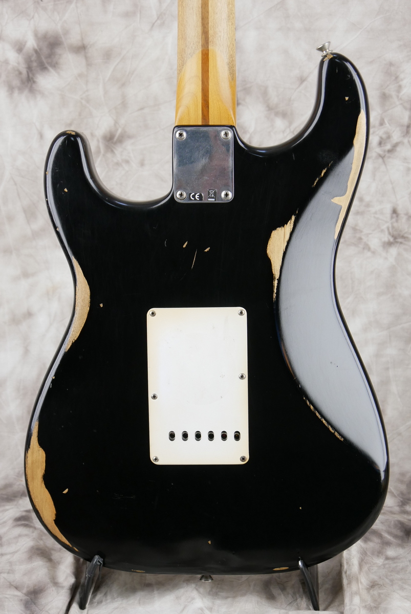 Fender_Stratocaster_Road_worn_50s_black_Mexico_2010-004.JPG