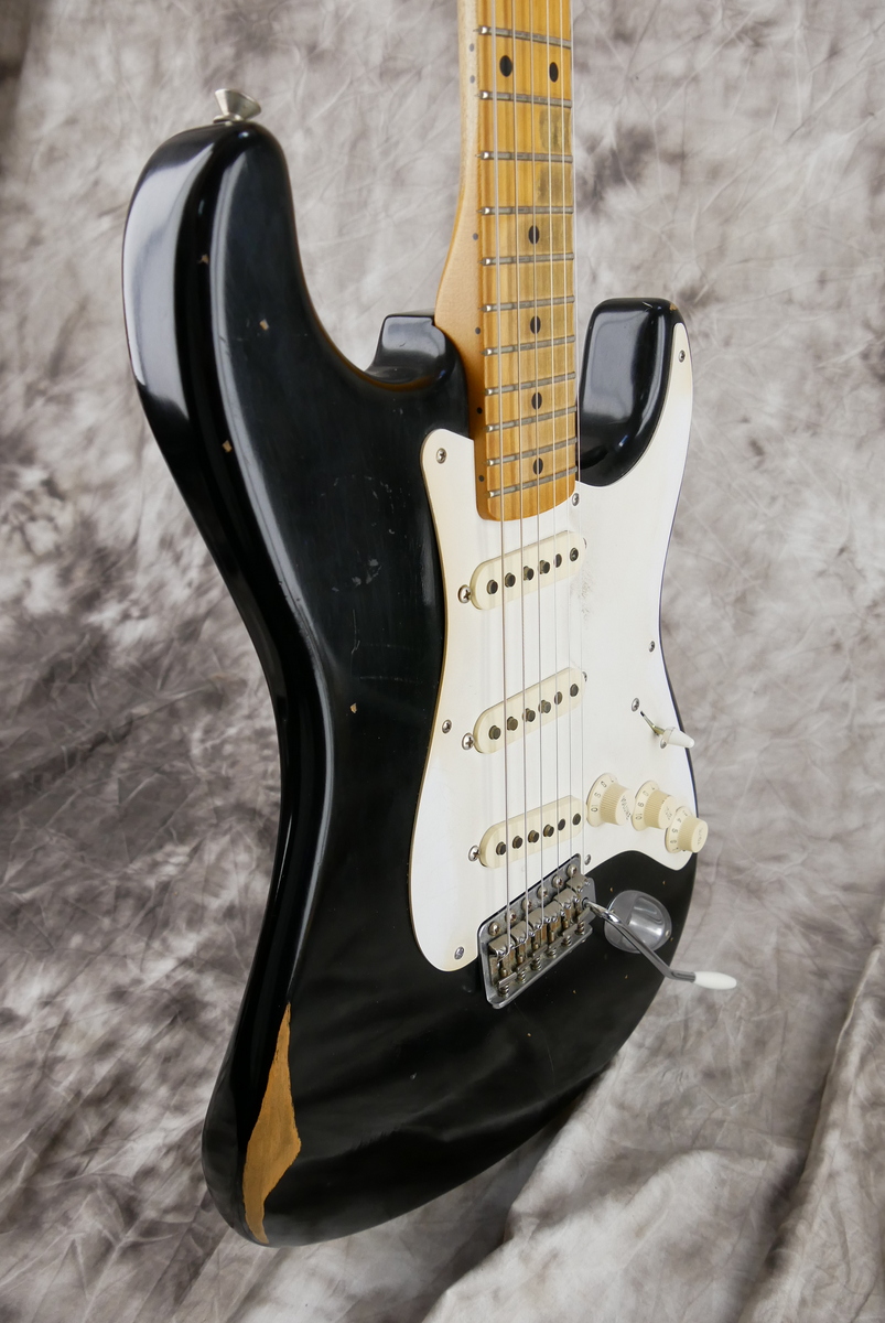 img/vintage/4910/Fender_Stratocaster_Road_worn_50s_black_Mexico_2010-005.JPG