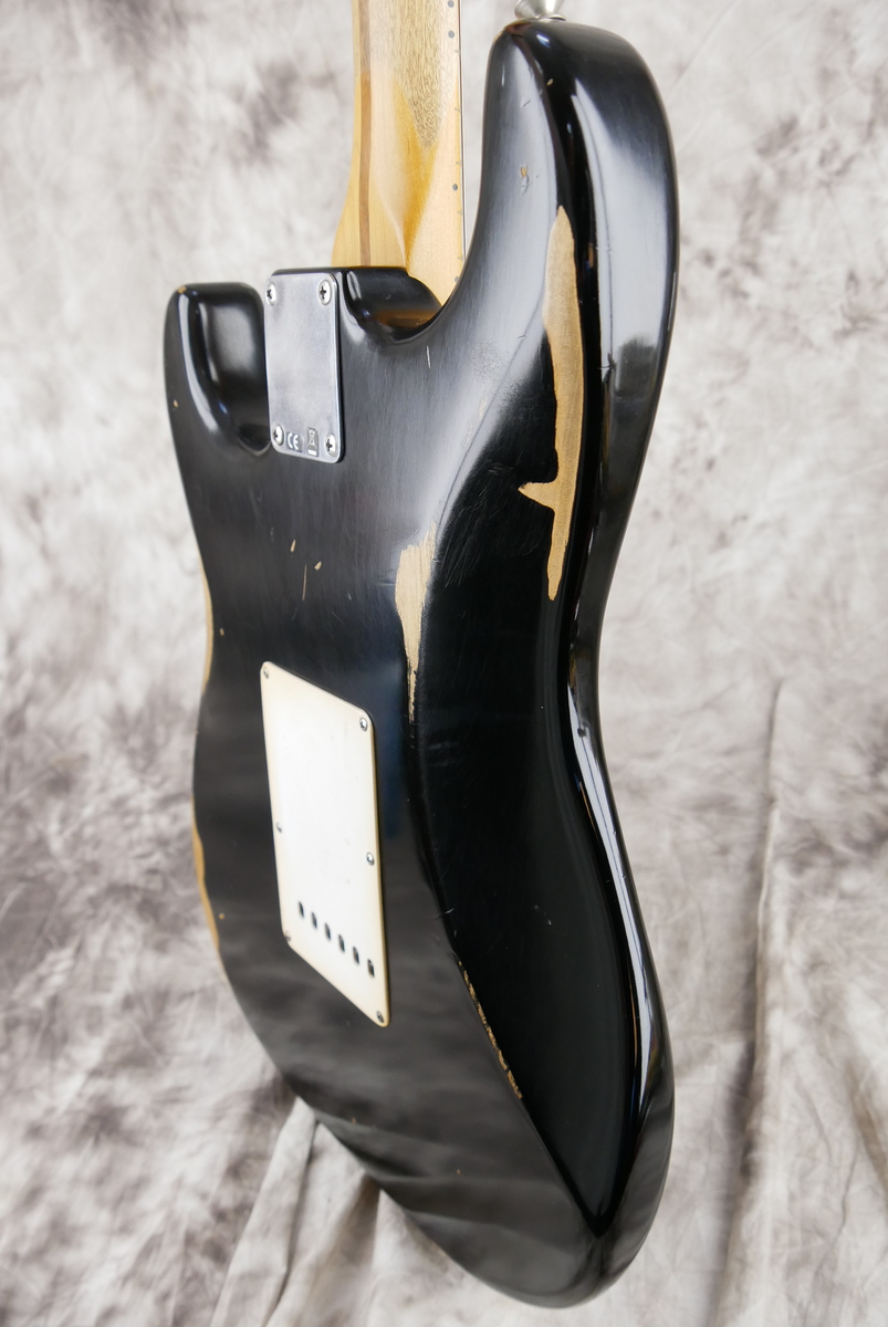img/vintage/4910/Fender_Stratocaster_Road_worn_50s_black_Mexico_2010-008.JPG