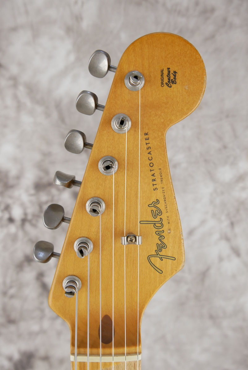 Fender_Stratocaster_Road_worn_50s_black_Mexico_2010-009.JPG