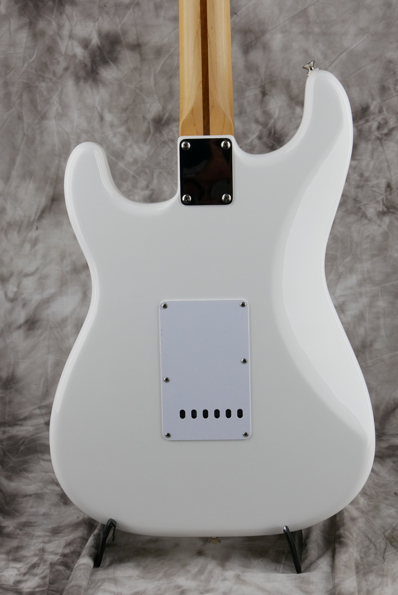 Fender_Stratocaster_from_parts_Mexico_polar_white_2015_2021-004.JPG